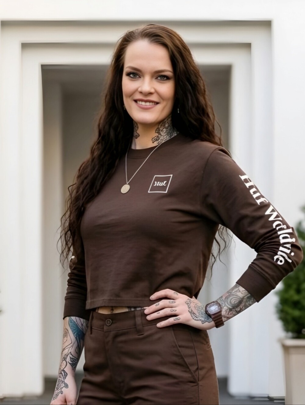 HUF ✦ Domestic Crop Tee ✦ Brown Long Sleeve 90s Streetwear Ribbed Collar NWT XS